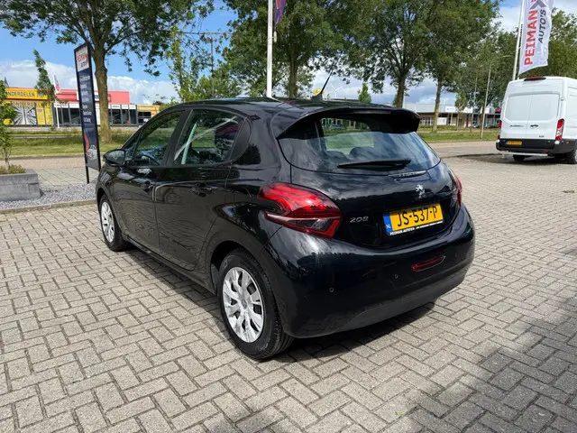 Peugeot 208 1.2 PureTech Blue Lease 2016 Benzine 6