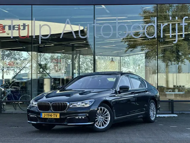 BMW 7 Serie 750i xDrive High Executive 2016 Benzine