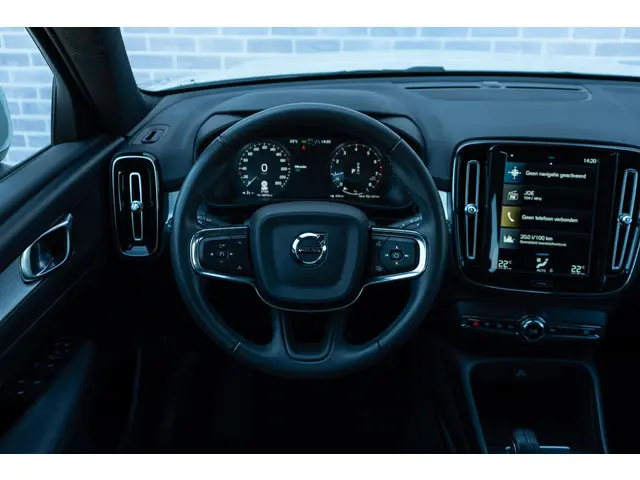 Volvo XC40 3