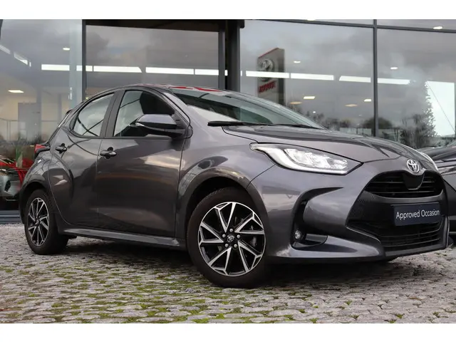 Toyota Yaris 1.5 VVT-i Dynamic 125pk 2023 Benzine 19