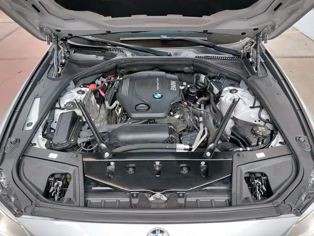 BMW 5 Serie Touring 520d 190 pk Automaat 2016 Diesel 6