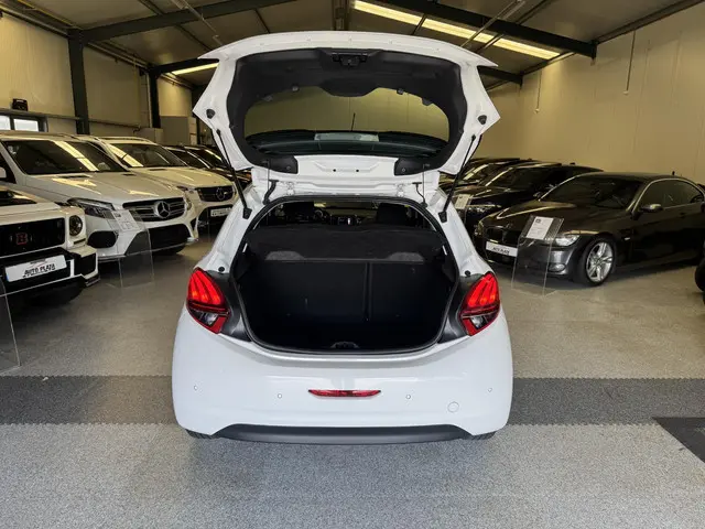 Peugeot 208 1.2 PureTech Blue Lion 2018 Benzine 17