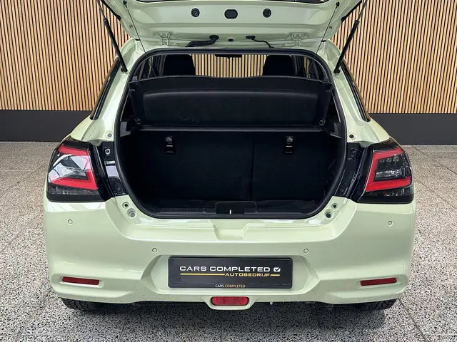 Suzuki Swift 1.2 Select Smart Hybrid 2025 Benzine 8