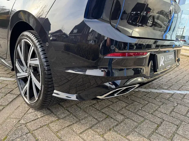 Volkswagen Golf 1.5 eTSI R-Line 2022 Benzine 4