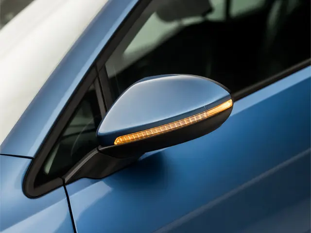Volkswagen Golf 1.2 TSI R Connected 2015 Benzine 30
