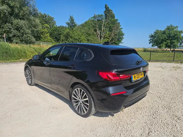 BMW 1 Serie 118i Executive Edition 2020 Benzine 8