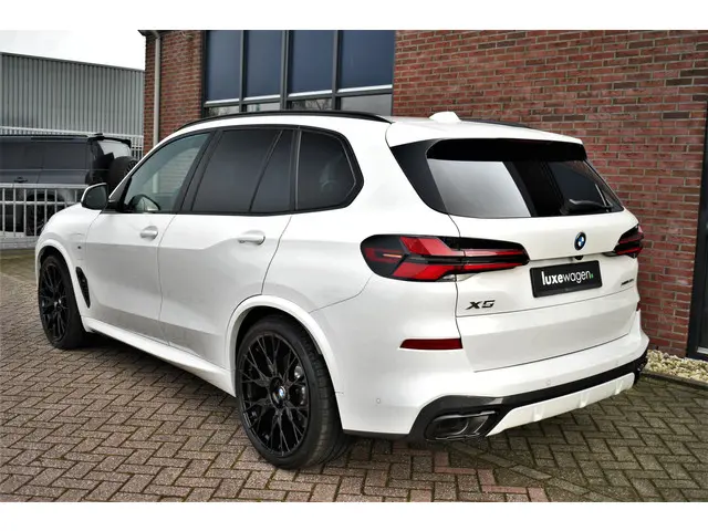 BMW X5 xDrive50e M-Sport 2023 Hybride Benzine 62