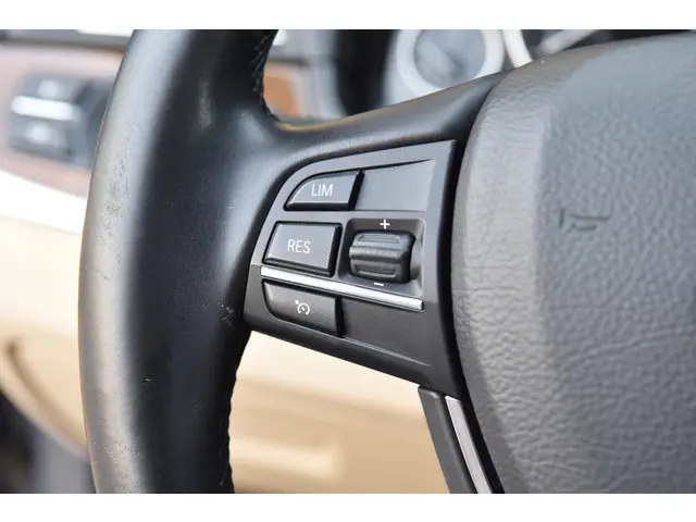 BMW 5 Serie Touring 535i High Executive 2012 Benzine 18