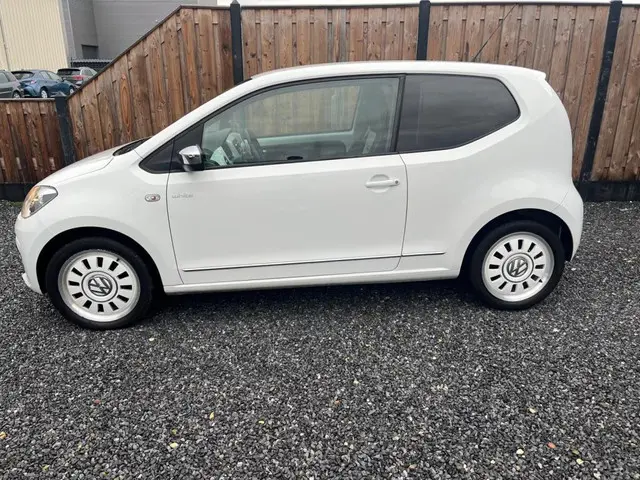 Volkswagen up! 3