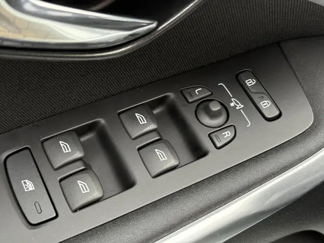 Volvo V40 1.5 T2 Edition+ 2018 Benzine 27