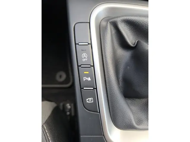 Kia Ceed 1.0 T-GDi DynamicLine 2023 Benzine 32