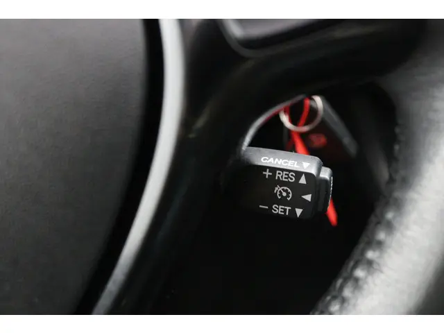 Toyota Aygo 1.0 VVT-i x-play cabrio 2021 Benzine 38