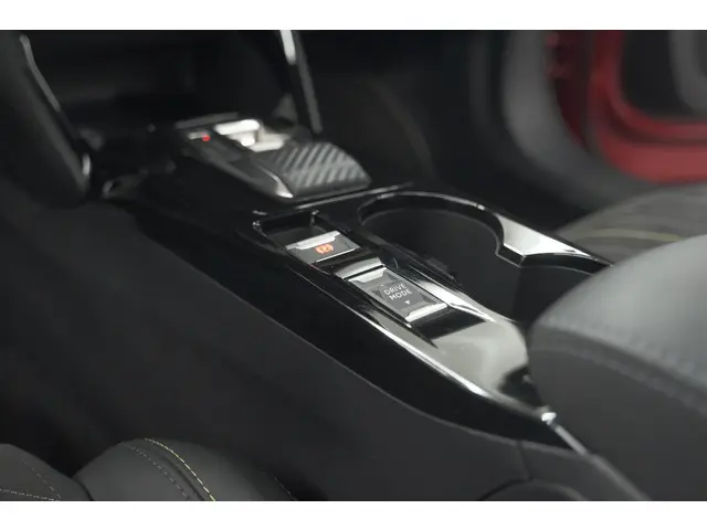 Peugeot 2008 PureTech 130 EAT8 GT 2024 Benzine 48