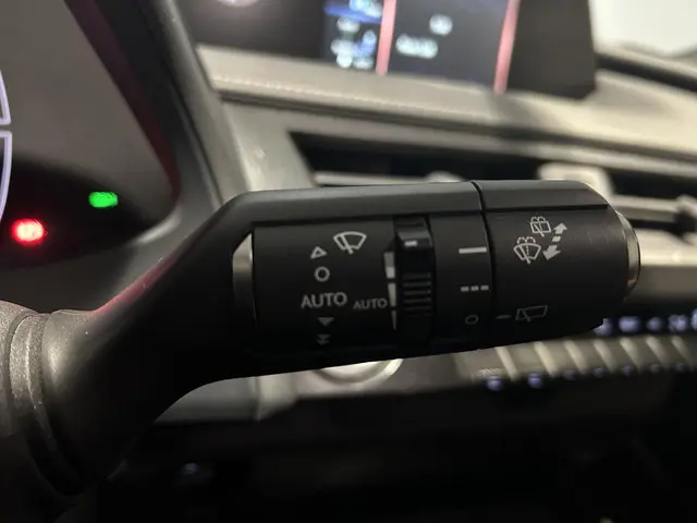 Lexus UX 250h Preference Line 2022 Hybride Benzine 26