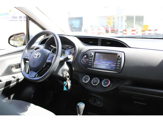 Toyota Yaris 1.5 VVT-i Aspiration 2018 Benzine 12