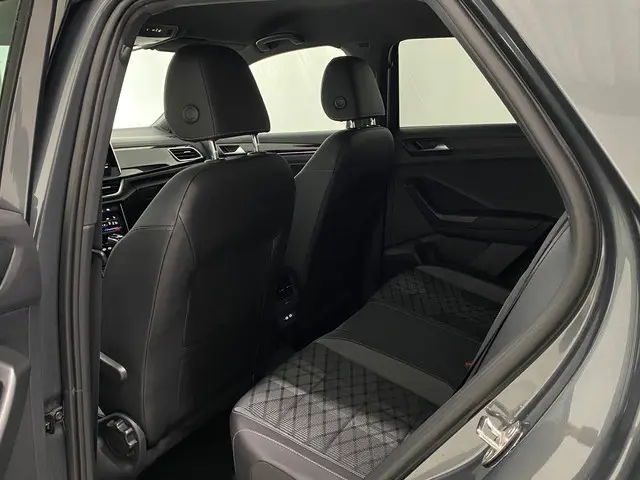 Volkswagen T-Roc 1.5 TSI R Line 2025 Benzine 30