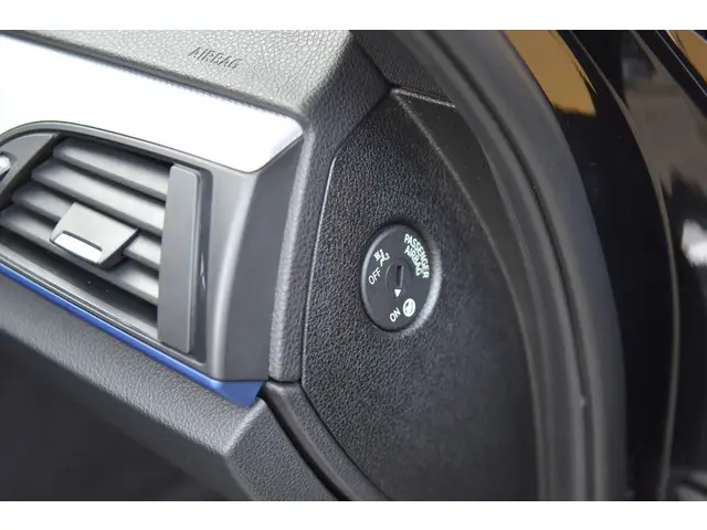 BMW 1 Serie 118i Executive 2017 Benzine 35