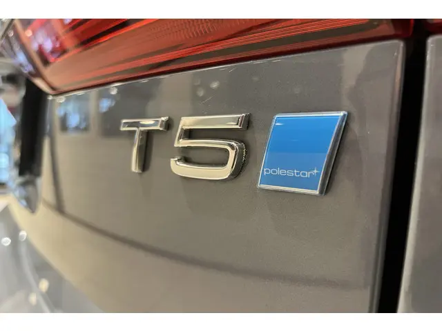 Volvo XC60 T5 Momentum Business 2019 Benzine 43