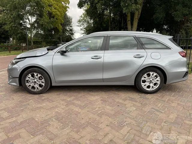 Kia Ceed 1.0 T-GDI DYNAMICLINE 2025 Benzine 4