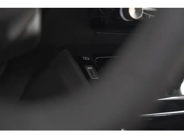Peugeot 208 PureTech 100 Allure 2022 Benzine 44