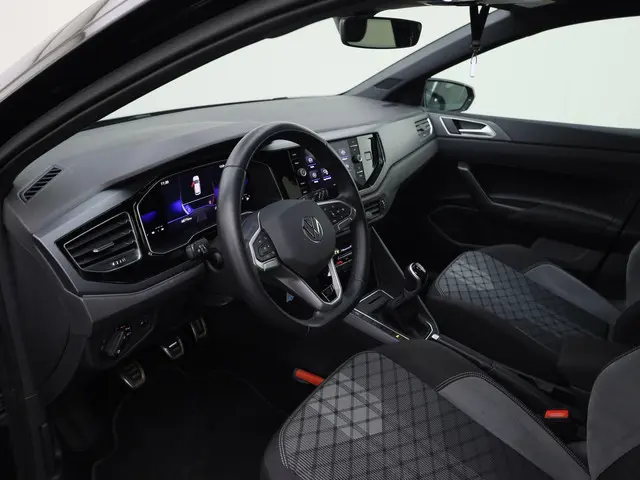 Volkswagen Polo 1.0TSI/95PK R-Line 2022 Benzine 31