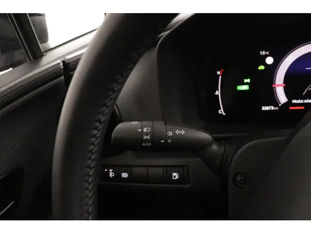 Toyota C-HR 1.8 Hybrid 140 Active 2024 Hybride Benzine 30