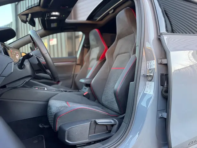 Volkswagen Golf 2.0 TSI GTI Clubsport 2021 Benzine 38