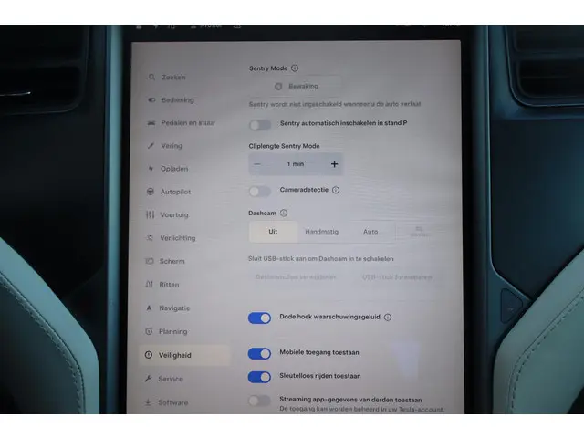 Tesla Model S 75D Base 2018 Elektrisch 44
