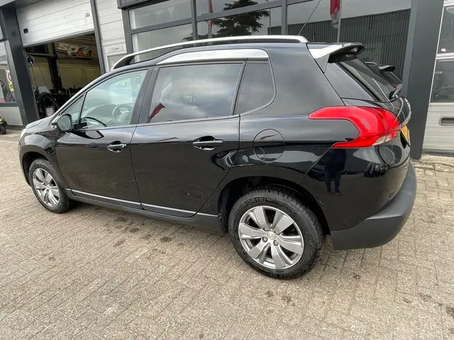 Peugeot 2008 Navi, Cruise, Airco, Startklaar ! 2015 Benzine 11