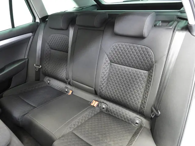 Škoda Superb Combi 1.5 TSI ACT Business 2022 Benzine 29