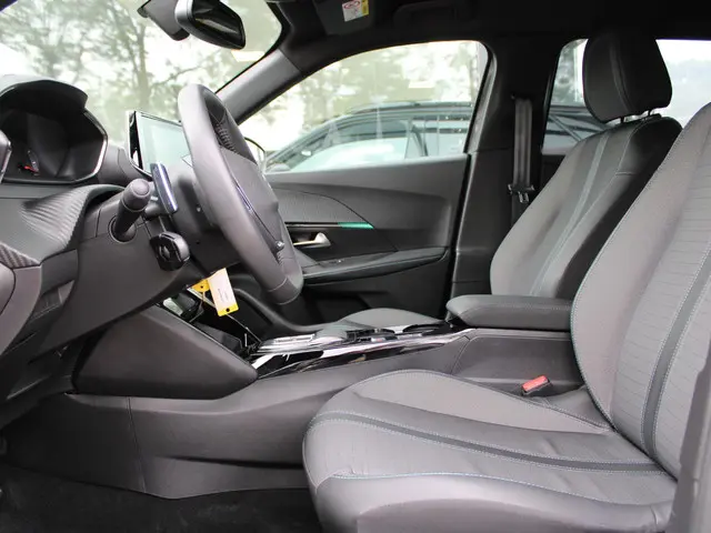 Peugeot 2008 1.2 PureTech Allure Pack 2023 Benzine 13