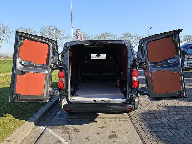 Citroën Jumpy 2.0 2023 Diesel 12