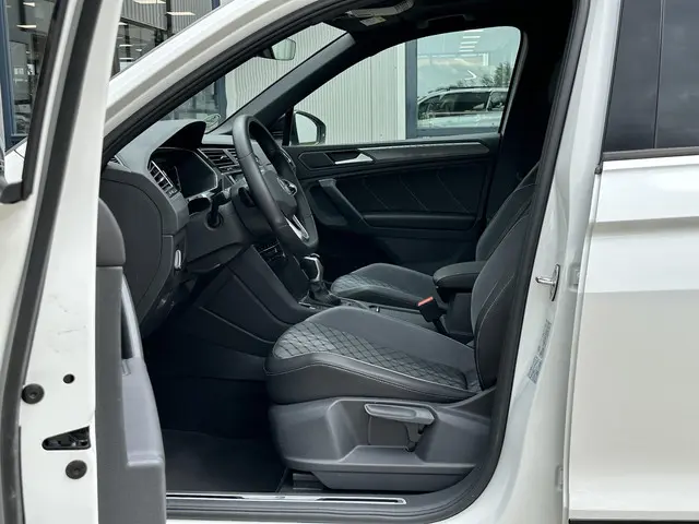 Volkswagen Tiguan 1.5 TSI R-Line 2023 Benzine 52