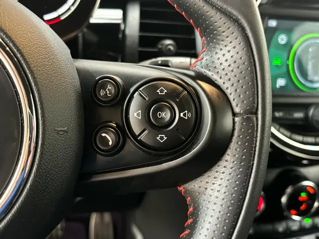 MINI Cooper Mini 1.5 Dalston Edition 2021 Benzine 21