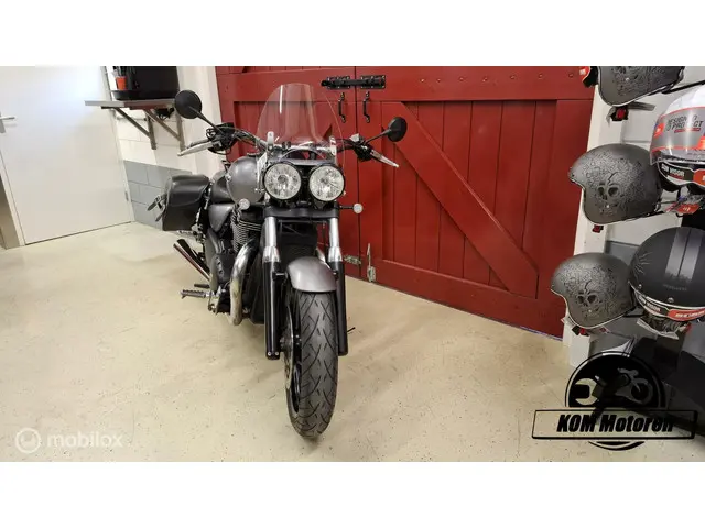 Triumph THUNDERBIRD Storm ABS 2014 Benzine 2