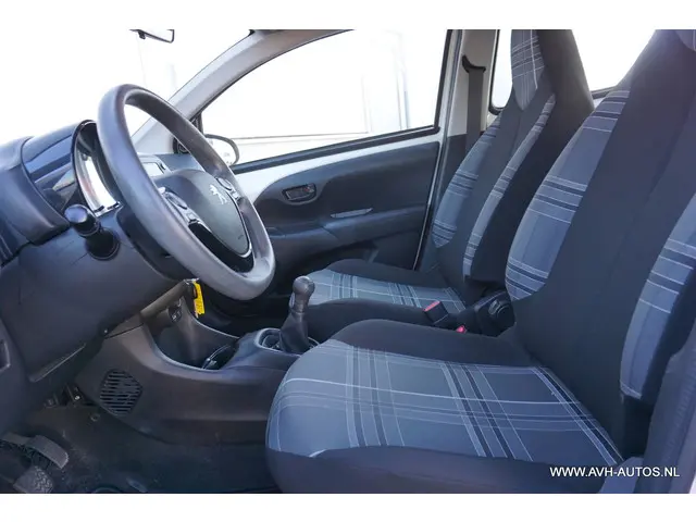 Peugeot 108 1.0 e-VTi Active 2016 Benzine 6