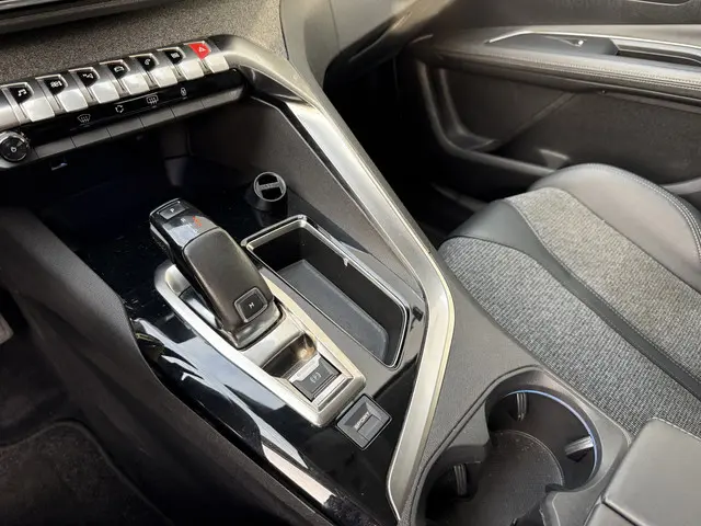 Peugeot 3008 1.2 PureTech Allure 2019 Benzine 18