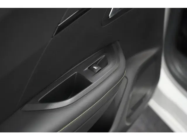 Peugeot e-2008 EV GT Pack 50 kWh 2021 Elektrisch 33