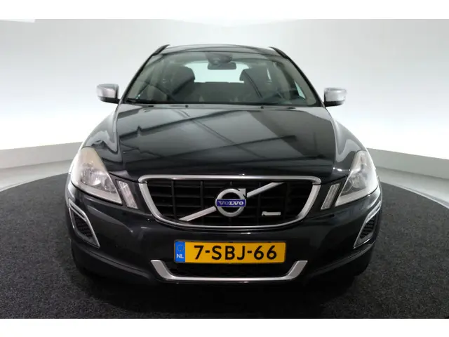 Volvo XC60 3.2 AWD R-Design 2012 Benzine 21