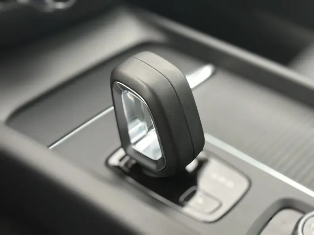 Volvo V60 2.0 B3 Momentum Business 2022 Benzine 16