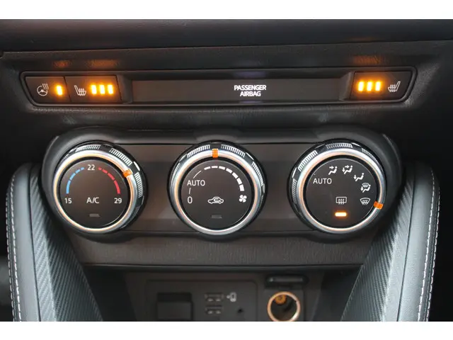 Mazda 2 1.5 Skyactiv-G Luxury 2022 Benzine 23