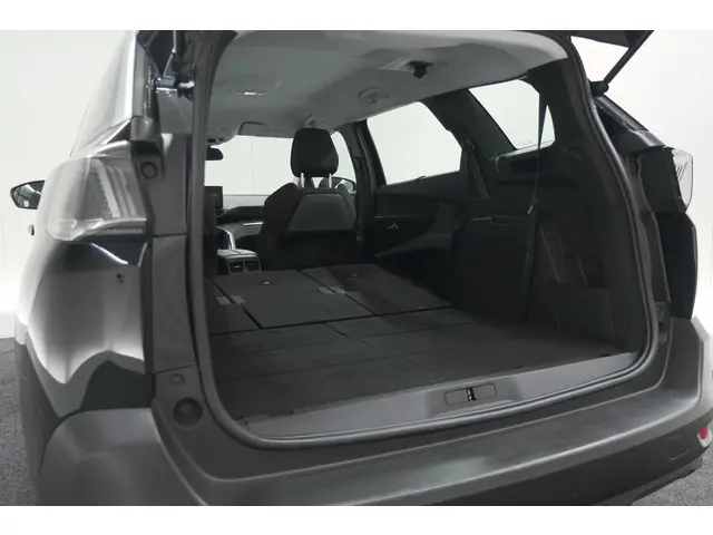 Peugeot 5008 PureTech 130 EAT8 Active 2021 Benzine 85