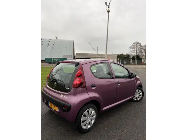 Peugeot 107 1.0 Access Accent NAP,AIrco 2013 Benzine 4