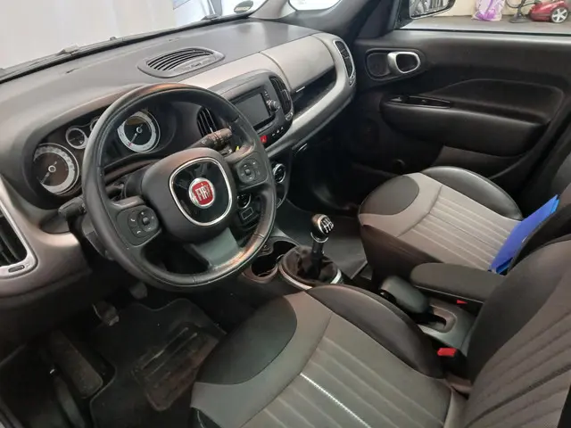 Fiat 500L 0.9 TwinAir Lounge SCHADEAUTO!! 2017 Benzine 12