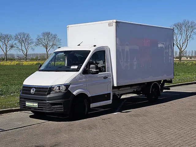 Volkswagen Crafter 35 2.0 2023 Diesel 2