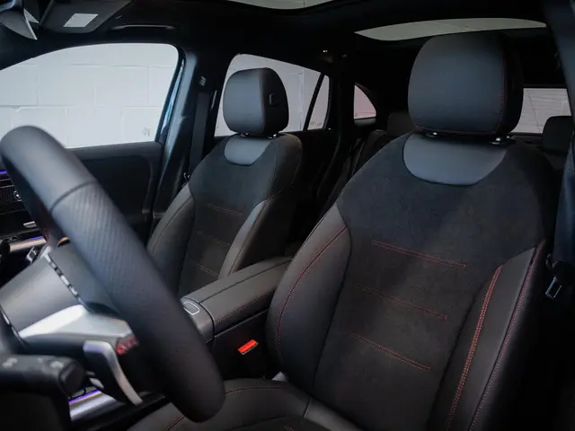 Mercedes-Benz EQA 250+ AMG Line 71 kWh 2025 Elektrisch 9
