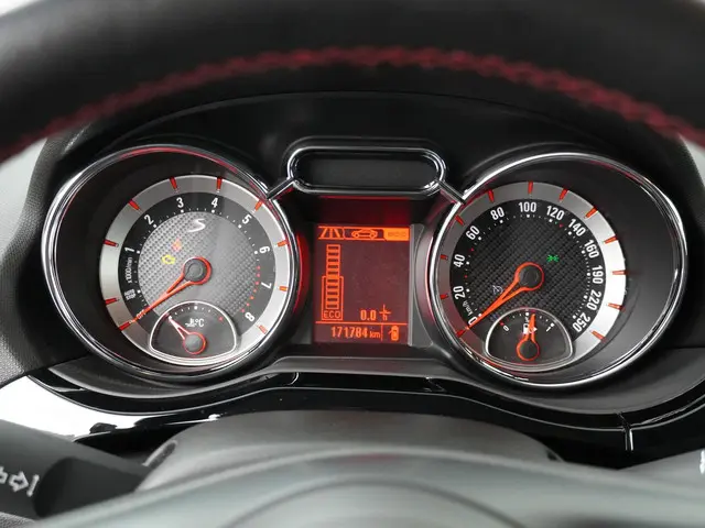 Opel ADAM 1.4 Turbo S 150pk 2015 Benzine 14