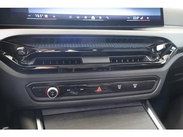 BMW 3 Serie Touring 330e xDrive 2025 Hybride Benzine 23