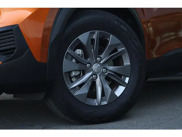 Peugeot 2008 1.2 PureTech Active Pack 2023 Benzine 4