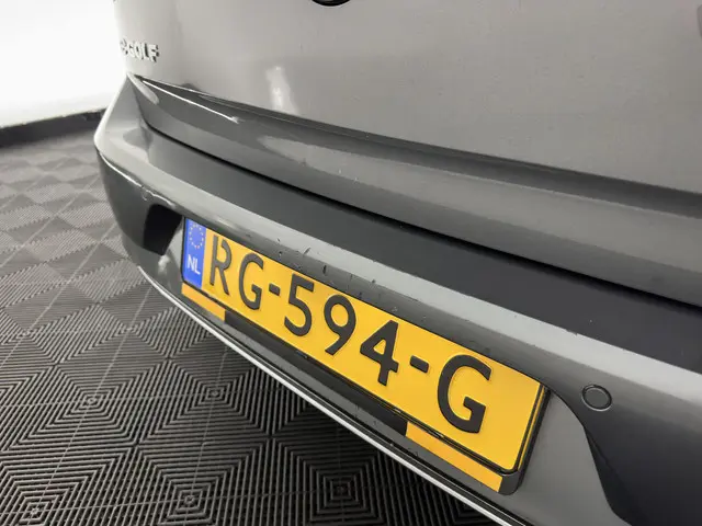 Volkswagen e-Golf (SOH-100%) 2017 Elektrisch 26